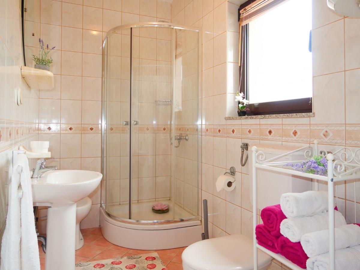Rosic - Krk217 By Interhome Apartamento Kornić