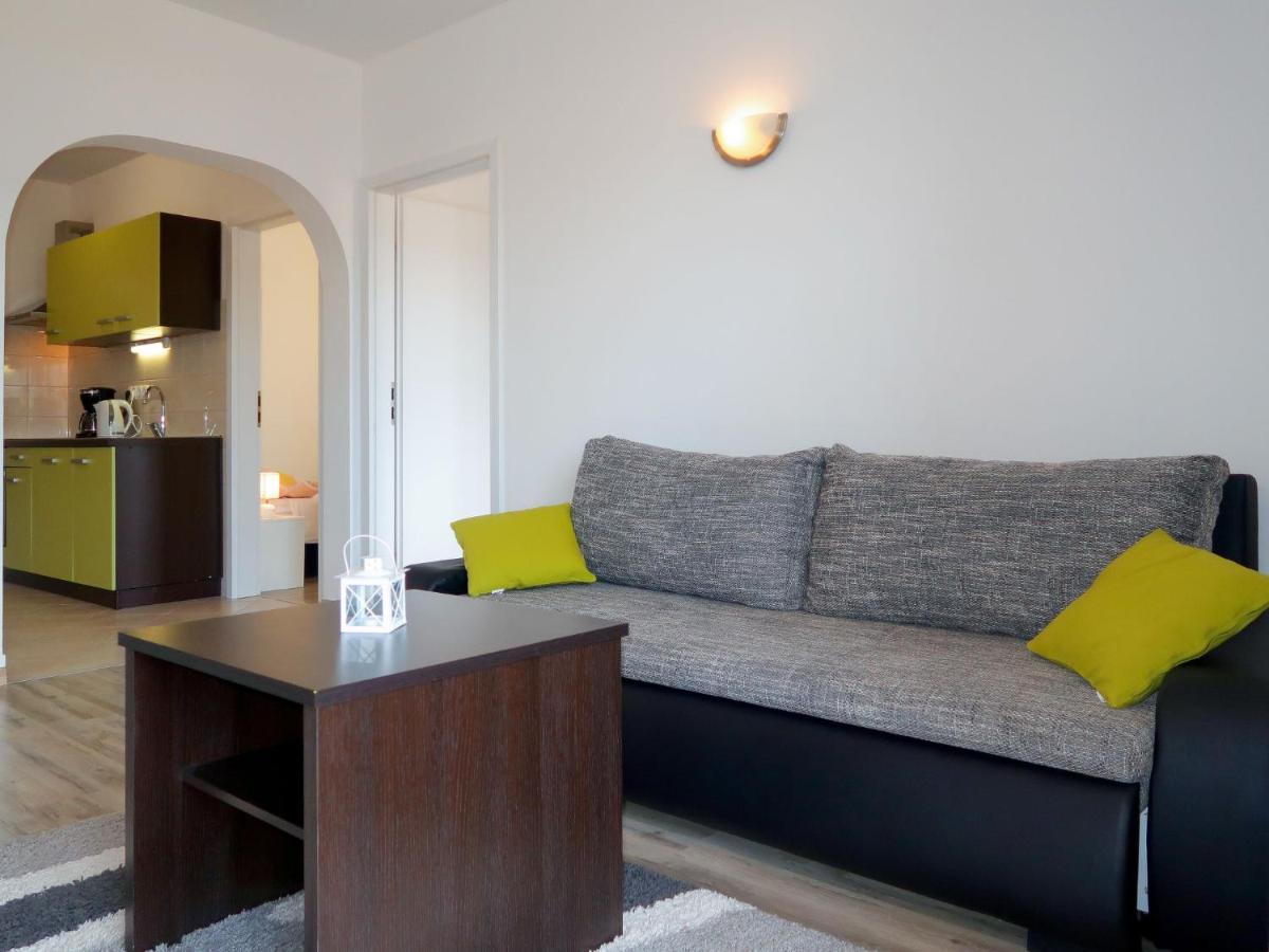 Rosic - Krk217 By Interhome *