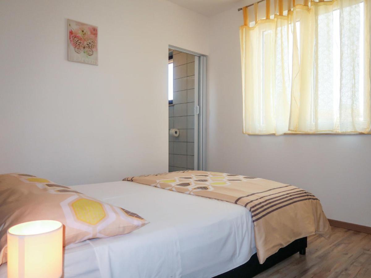 Rosic - Krk217 By Interhome *